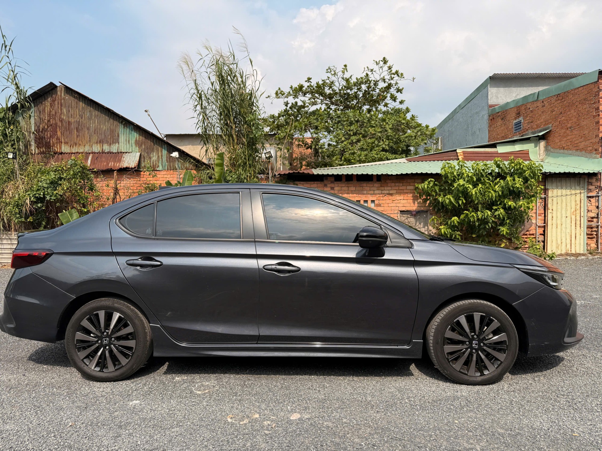 Xe Honda City RS xám đã qua sử dụng